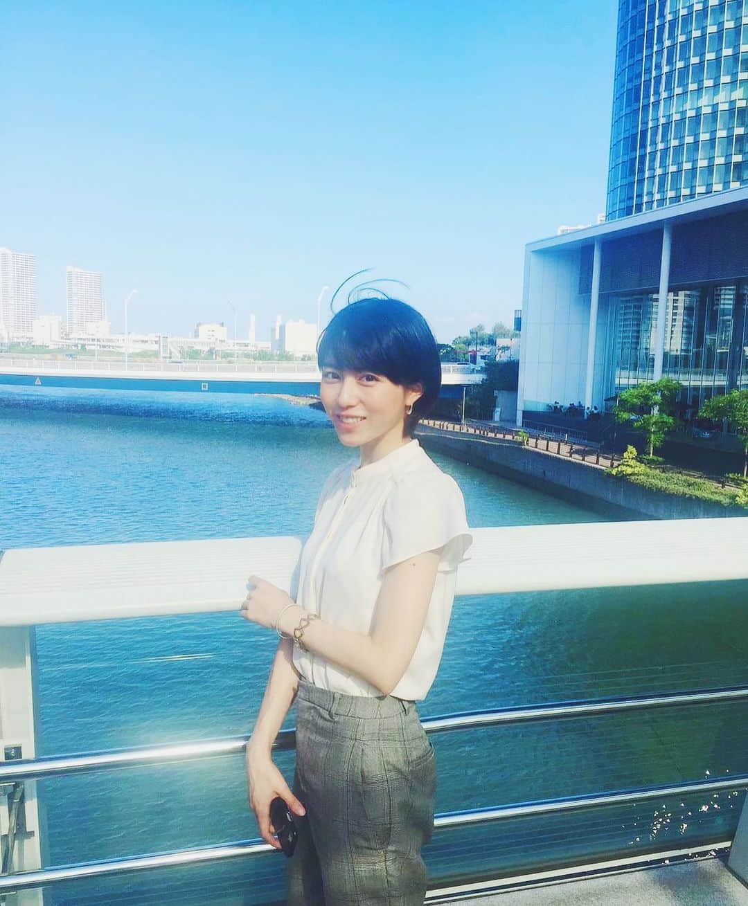 小池花瑠奈のインスタグラム：「年始から稽古の日々を送っています。 久しぶりの舞台出演です！ 舞台「エーテルコード」是非観に、会いに、来ていただけたら嬉しいです。  私は週刊誌の記者・ノゾミ役を演じさせていただきます🤓  チケットのご予約はこちらから↓お願い致します。 confetti-web.com/ethercode2020  と言いたいところなのですが インスタからURLって飛べないらしいですね🤔 どうしたらいいのでしょ。  私のTwitterアカウントからアクセスしていただくか 「エーテルコード 舞台」で検索してみて下さい。  中野テアトルBONBONにて １月１５日〜１９日公演です。  今年もひとつひとつのお仕事を 一生懸命、丁寧にやっていきたいです。  よろしくお願い致します。  頭がオバケのQ太郎👻  #松宮なつ」