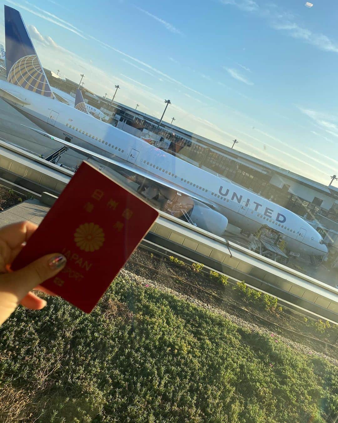 のインスタグラム：「*** I’m going to Florida!!!!!🇺🇸 これから、久しぶりにフロリダへ行ってきます！1ヶ月くらいトレーニングと練習をする予定です。エアラインはもちろん、ユナイテッド航空さん✈︎いつも快適な空の旅をありがとうございます！ では、行ってきます🙋‍♀️ . #goingtoflorida #unitedairlines  #thankyoualways  #これからフロリダへ #久しぶりのアメリカ #ユナイテッド航空 #いつもありがとうございます #行ってきます」