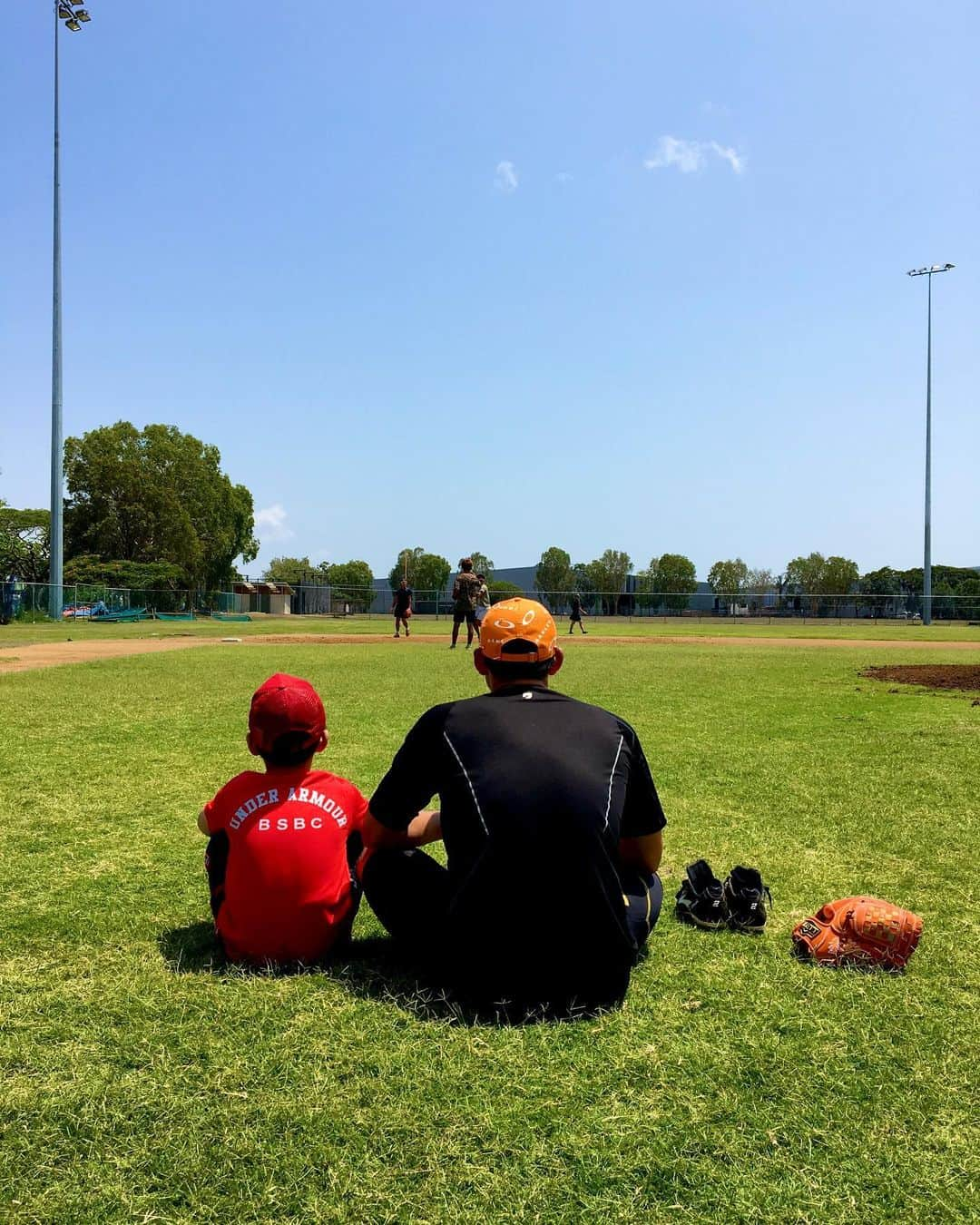 杉谷拳士さんのインスタグラム写真 - (杉谷拳士Instagram)「豪🇦🇺 【野生化計画〜Be Beast〜15日目】  今日はちびっ子応援団の颯大君がかけつけてくれました( ◠‿◠ )‼︎ もしも魔法の力があればプロ野球選手に野球を教わりたかった颯大君。 そして今日僕で良かったが分かりませんが彼のできたらいいなこんなことが叶ったのであれば嬉しいです😆♫ 今日は彼の誕生日でもあり最後にみんなでお祝いをしました♫ 世界一の野球選手の夢に向かって突き進め‼️‼️ . Brisbaneまで来てくれてありがとう♫ . ⭐️Dreams Come True⭐️ . #happybirthday」1月10日 16時39分 - kenshi.02