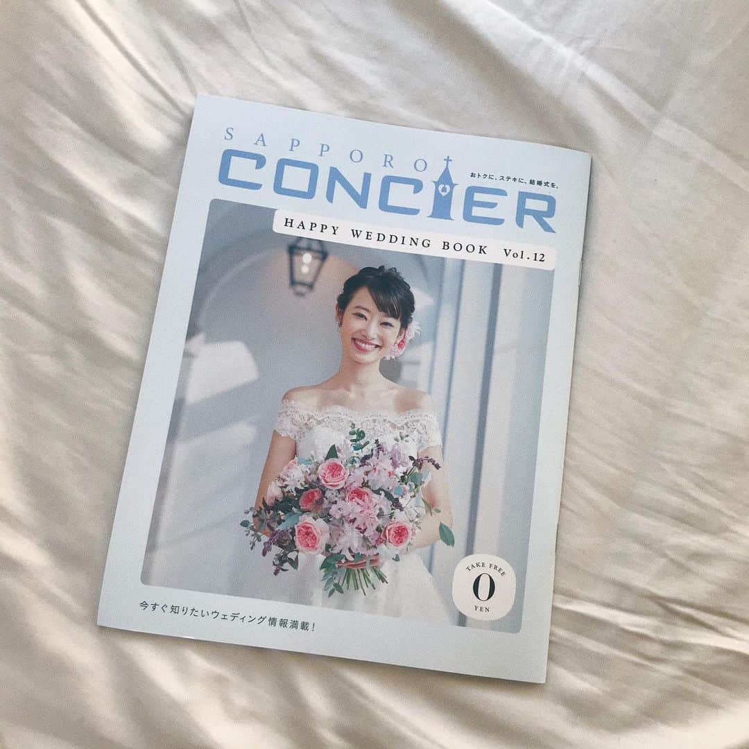 菜香さんのインスタグラム写真 - (菜香Instagram)「札幌コンシェルさんのBOOKカバーとCMに出演させていただきました👰🏻 北海道の方は見れるみたいなのでぜひ見つけたら教えてくださいな🥰」1月10日 16時52分 - saika518