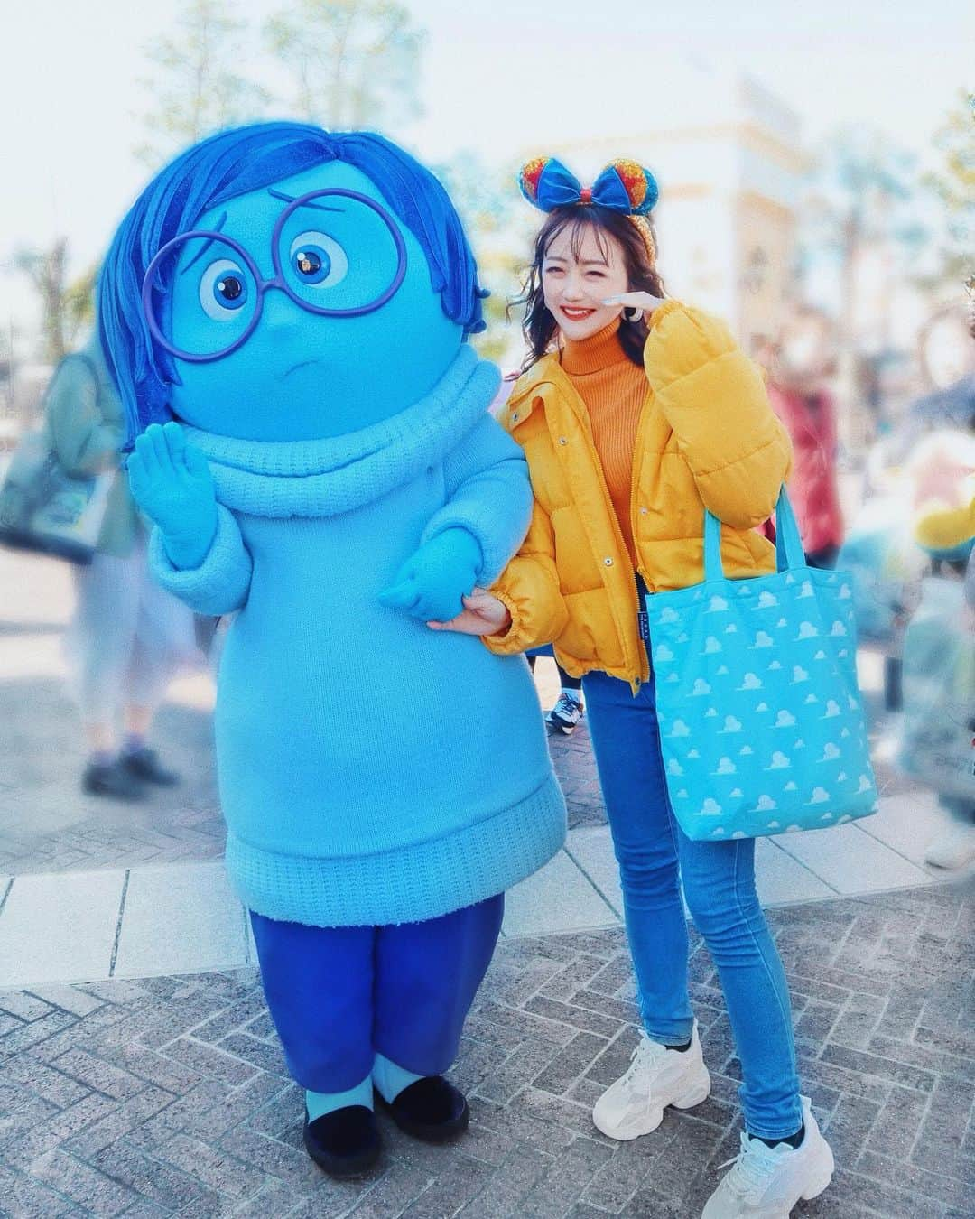 中島絢乃さんのインスタグラム写真 - (中島絢乃Instagram)「💙💙💙﻿ ﻿ ﻿ みてー！！！！！﻿ ﻿ ﻿ 今年も会えたの…！！！﻿ #カナシミ …！！！！😢💭💙💙💙﻿ うれしい！！😭💕💕💕💕﻿ ﻿ (こうやって書くと、 嬉しいんだか悲しいんだかわからない🤣←)﻿ ﻿ ﻿ 今年も会えたのがうれしすぎて 悲しそうな顔できなかった！！🥺❤️笑﻿ ちゃんとよろこんでる！笑﻿ ﻿ ﻿ ﻿ ﻿ ちなみに今日は会えなかったので﻿ またリベンジします！！🥺🔥﻿💕 ﻿ ❤︎❤︎❤︎❤︎❤︎❤︎❤︎❤︎❤︎❤︎❤︎❤︎❤︎❤︎❤︎﻿ #disneysisters_jp#ピクサープレイタイム2020」1月10日 17時37分 - nakajima_ayano