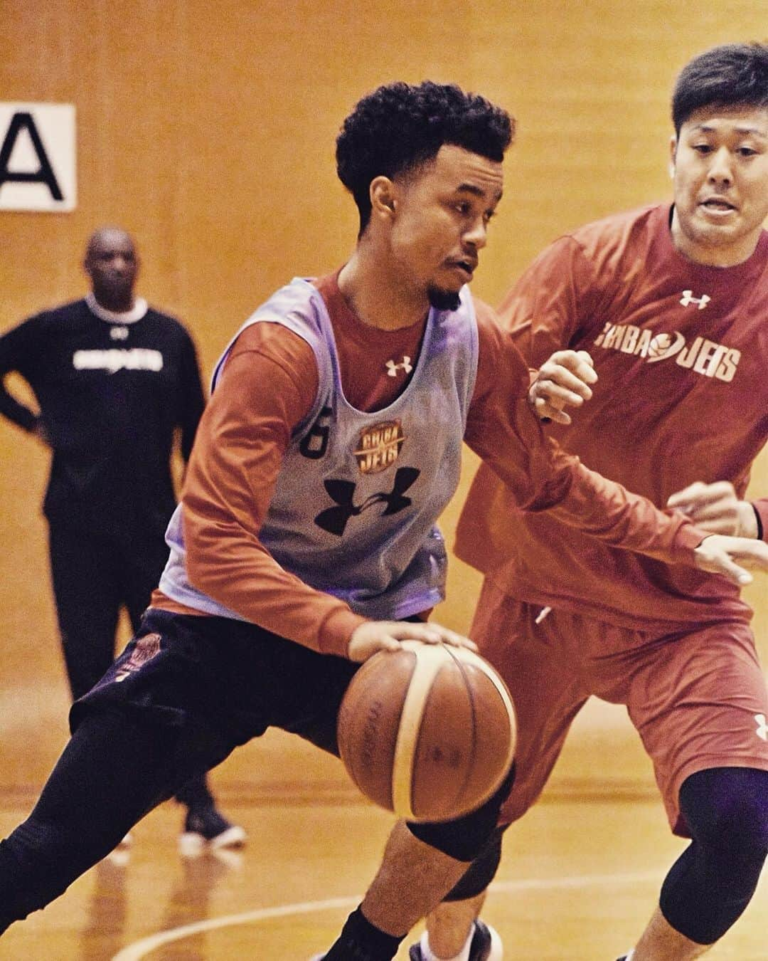 千葉ジェッツさんのインスタグラム写真 - (千葉ジェッツInstagram)「練習風景📸 #chibajets #Bリーグ #basketball #バスケ #photo #バスケ写真 #千葉ジェッツ #天皇杯 #出られない悔しさをバネに #練習あるのみ #あつしスマイル」1月10日 17時39分 - chibajets_official