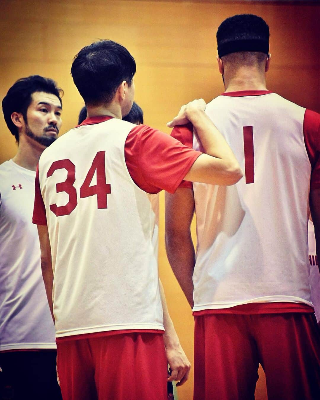 千葉ジェッツさんのインスタグラム写真 - (千葉ジェッツInstagram)「練習風景📸 #chibajets #Bリーグ #basketball #バスケ #photo #バスケ写真 #千葉ジェッツ #天皇杯 #出られない悔しさをバネに #練習あるのみ #あつしスマイル」1月10日 17時39分 - chibajets_official