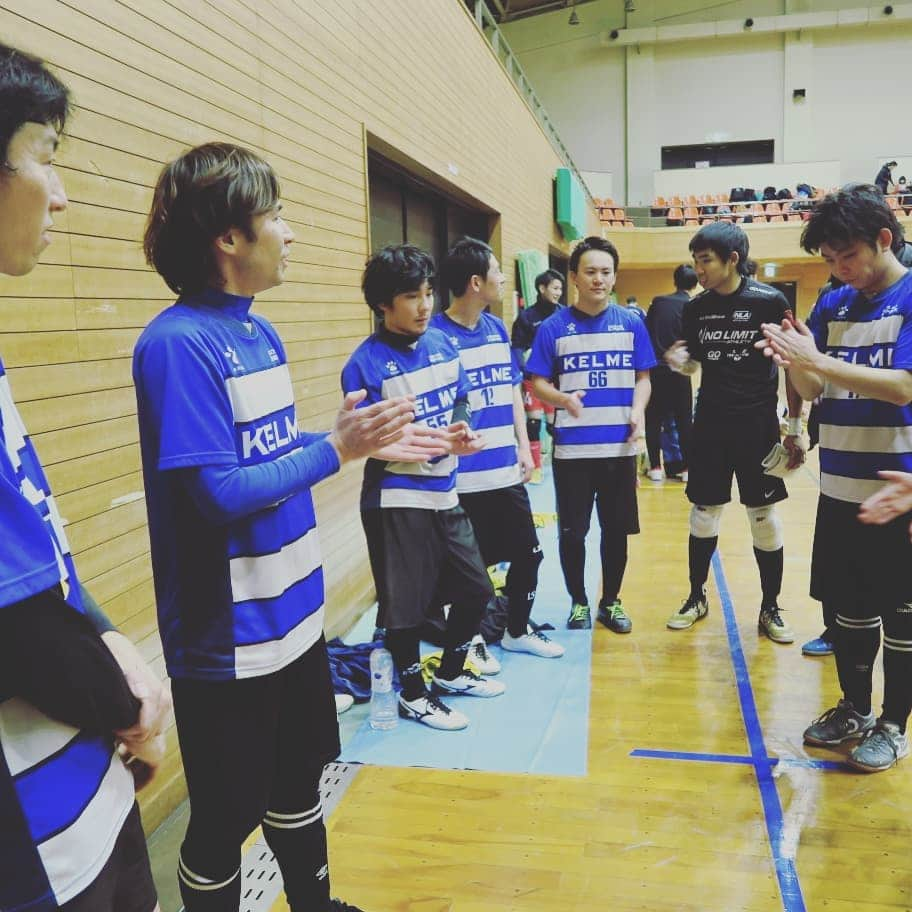 ユニクスさんのインスタグラム写真 - (ユニクスInstagram)「#フットサル北区リーグ 三日目 2020.1.5 #連勝  北区リーグ2019/2020シーズン第三節⚽⚽⚽ 第四戦 VS ボンザニーマ(都オープン) ○4-3(1-1)  第五戦 VS supreme(北区L) ○3-0(2-0)  過去一度も勝ったことがなかったボンザニーマさんに先制されながらも逆転勝利🎶  同じ北区リーグ所属のみのライバルsupremeさんとはお互いに決定機を外し続ける場面もありながら3-0勝利で連勝‼️ 新年、蹴り初めから幸先の良いスタートとなりました✨✨✨ トータル 3勝2敗  次節1/13  #フットサル #futsal #league #football #ユニクス #UNIQS #エンジョイチーム #挑戦 #フットサルチーム #トップチーム #北区フットサル #滝野川体育館 #北区リーグ #フットサルリーグ #対戦チーム #ボンザニーマ #supreme #競技チーム #連勝 #サポーター #応援 #募集中 #通算 #3勝2敗 #今季 #目標 #5勝」1月10日 17時39分 - fc.uniqs