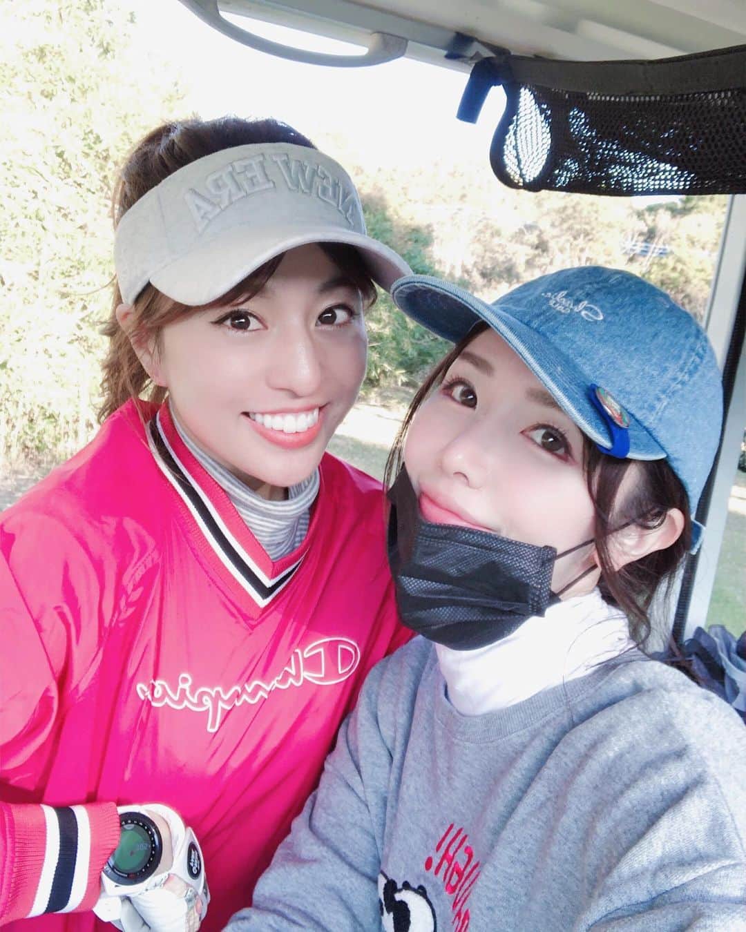 のインスタグラム：「. 2020年打ち始め⛳️ . 今年のゴルフの目標はアベレージ100前後で あ〜ぁ、今日100も叩いちゃったよぉ😩 って言うこと🤣🤣🤣 . 今年もスポーティーに過ごして いきたいものです🥳🥳 写真は前のねっ⛳️ . #golf  #cpfu #championgolf  #⛳️ #🏌️‍♀️ #🏌️‍♂️ #instafashion  #ゴルフ #ゴルフ女子 #ゴルフ好き #ゴルフコーディネート  #100切り  #チャンピオンゴルフ  #골프 #골프여자 #골프좋아  #일본골프  #골프오오티디」