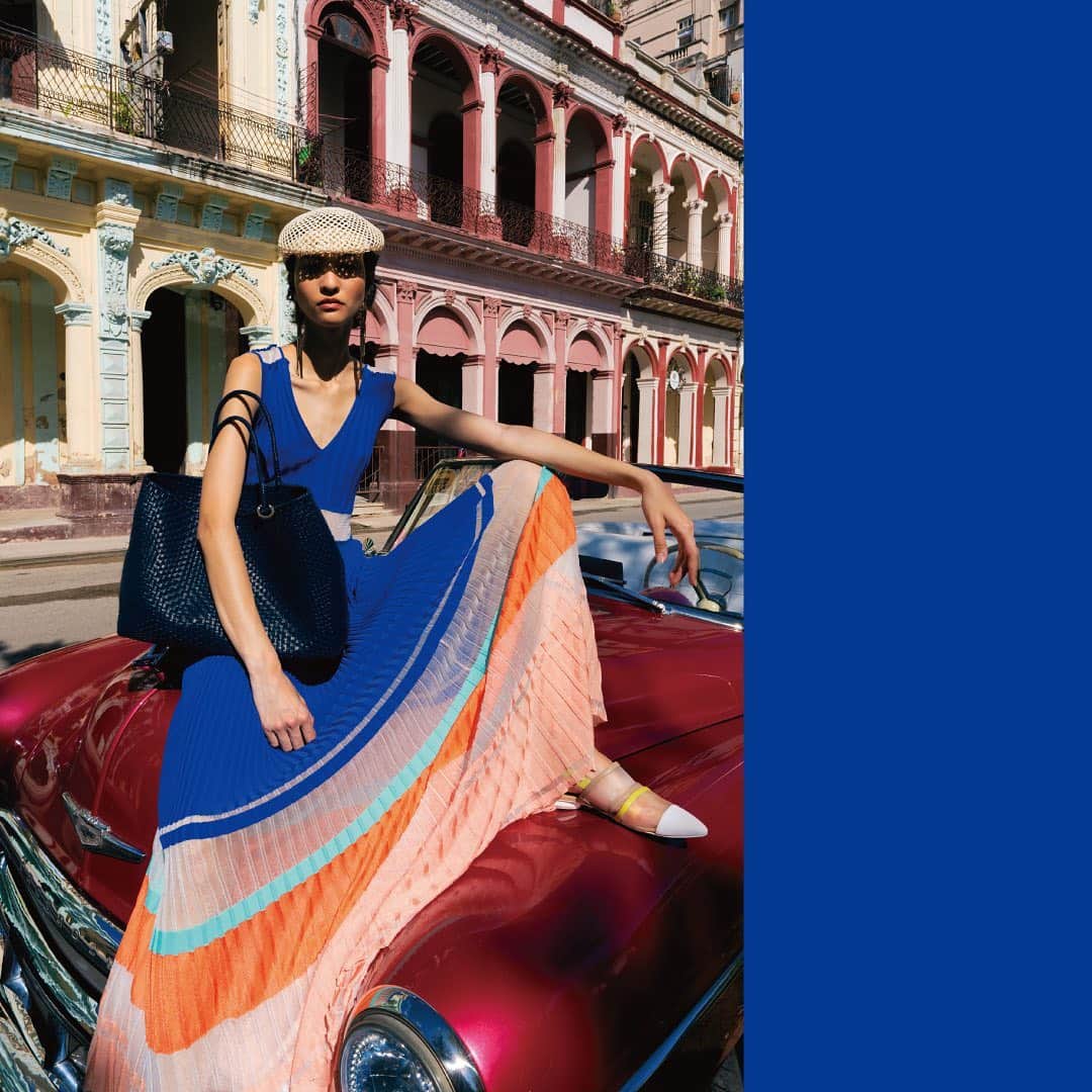 ANTEPRIMAさんのインスタグラム写真 - (ANTEPRIMAInstagram)「Dare to dream. Live on purpose - the story of Havana starts here!﻿ ﻿ Filled with exotic vibrance and whimsical colonial crafts, indulge in the eclectic Cuban spirit with our Spring-Summer 2020 collection! Find out more #anteprimaSS20 at the link bio.﻿ ﻿ ﻿ ﻿ #anteprima #SS20 #wirebag #anteprimawirebag #SpringSummer2020 #newcollection #CuentosdeHavana #havana #DareToDream2020 #yourspiritsetfree #vivid #wirebag #VibrantHavana #fashion #style #italian #instafashion #instabag #leatherbag #itbag #photo #ootd #アンテプリマ #ワイヤーバッグ」1月10日 18時14分 - anteprimaofficial