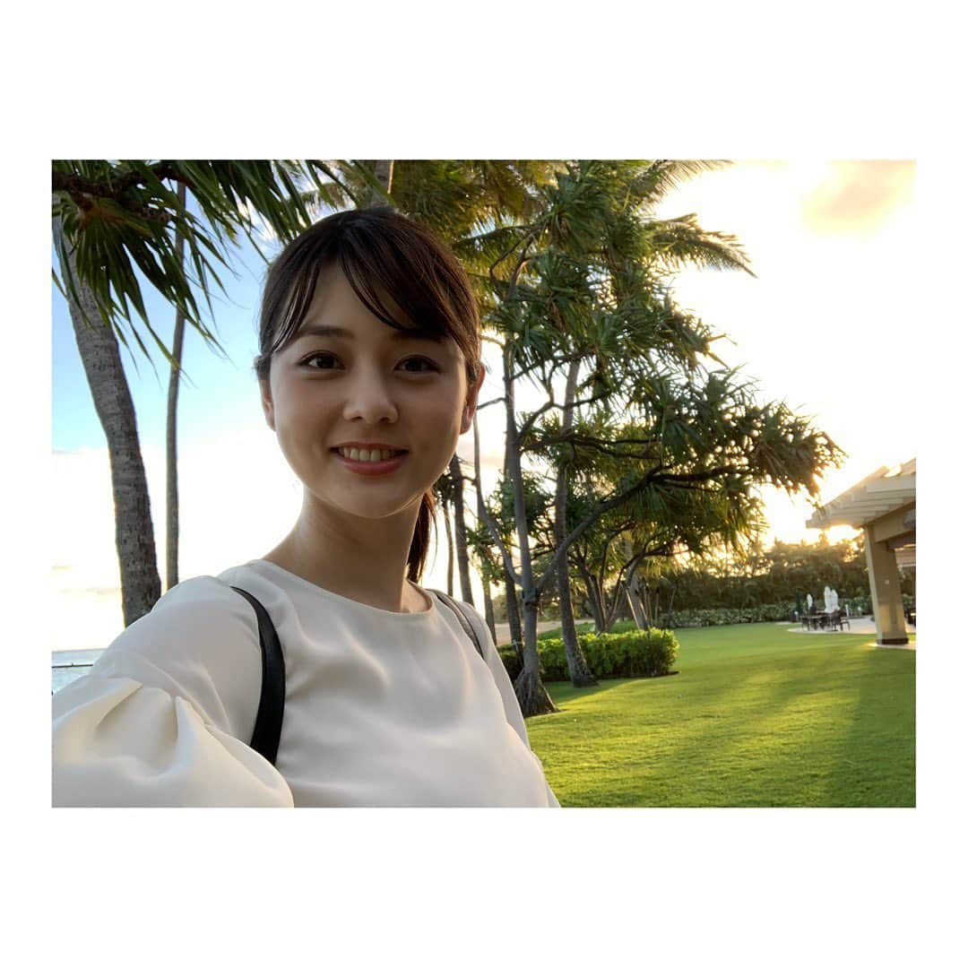 佐藤梨那さんのインスタグラム写真 - (佐藤梨那Instagram)「12月。 人生初、日本を出ました✈️ 行き先はハワイ🏝  名球会と、巨人の優勝旅行のロケでした☺️✨ ．  今日のBS日テレ23時〜 「さまぁ〜ずスタジアム」で 優勝旅行の選手の方々にお話を聞いてきました‼︎ ．  景色を撮ると、 どの風景も絵になるのがさすがハワイ🥺♪ ✨  あちらこちらで流れている クリスマスソングに 心を躍らせるばかりな佐藤でした🎄✨ ．  #hawaii」1月10日 18時33分 - sato_lina