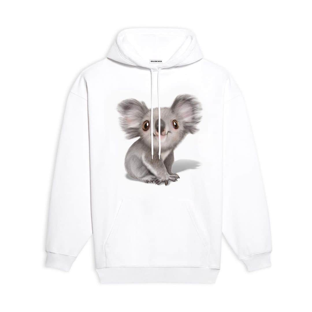 HYPEBEASTさんのインスタグラム写真 - (HYPEBEASTInstagram)「@hypebeaststyle: @balenciaga has revealed its upcoming release in support of the fight against Australia’s bushfire disaster. Included is a white hoodie and T-shirt emblazoned with a graphic of the vulnerable Australian koala. They’ll be sold exclusively on its website on January 13 and 100 percent of the proceeds from the sale will be donated to the most appropriate local conservation organization selected by the Kering Group and Balenciaga sustainability experts.⁠⠀ Photo: Balenciaga」1月10日 18時41分 - hypebeast