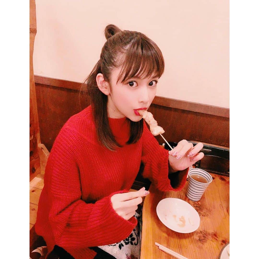のインスタグラム：「2020年も、焼き鳥始めました🐓 やっぱり美味しいなぁ。  #焼き鳥 #何本頼んでるのか #わかんなくなっちゃう」