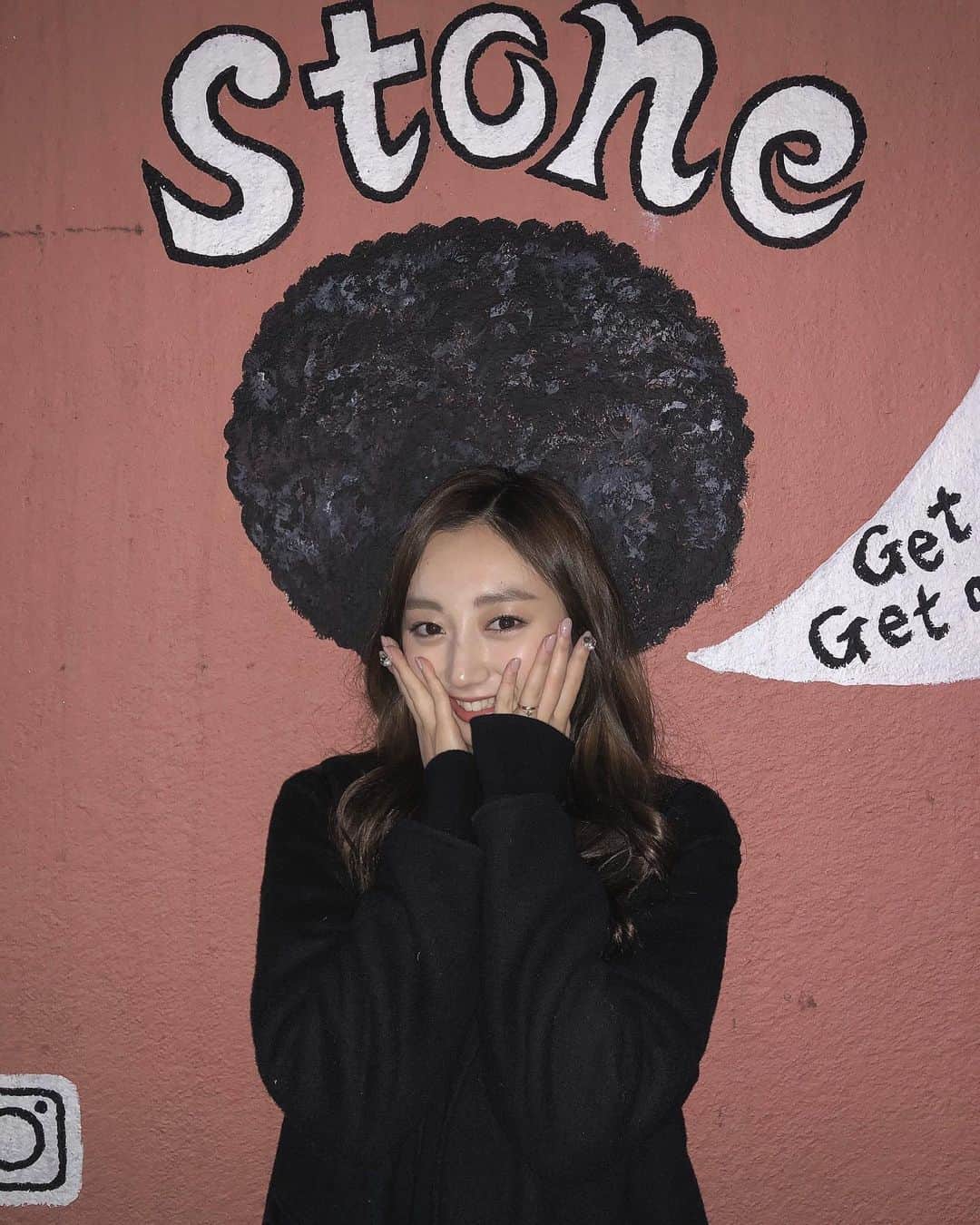 のインスタグラム：「あふろ😂 #tokyo #japan #selfie #셀스타그램 #데일리록 #오오티디 #코디 #일본  #팔로우 #00년생 #19살 #20살 #アフロ」
