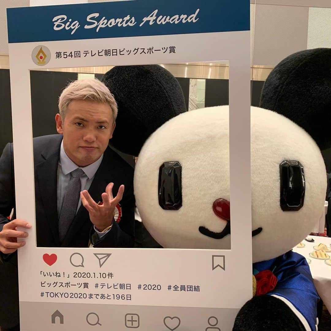 オカダ・カズチカさんのインスタグラム写真 - (オカダ・カズチカInstagram)「テレビ朝日ビッグスポーツ賞でした！」1月10日 19時53分 - rainmakerxokada