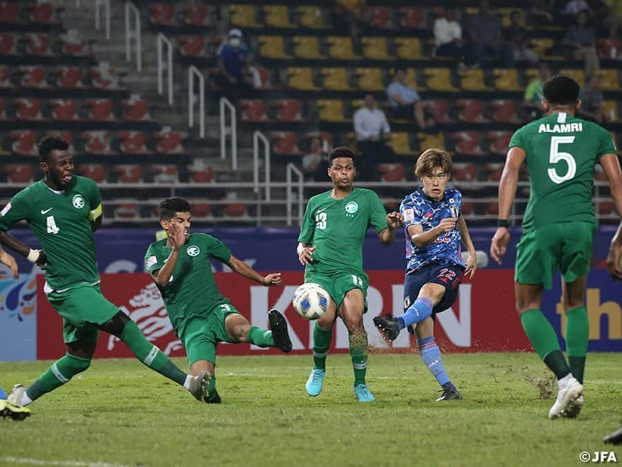 日本サッカー協会さんのインスタグラム写真 - (日本サッカー協会Instagram)「📸Match photos①｜U-23日本代表、終盤のミスに泣きサウジアラビアに敗戦 ・ 🏆AFC U-23選手権タイ2020 グループステージ第1戦 U-23日本代表 1-2 U-23サウジアラビア代表 ⚽56分 #食野亮太郎 ・ ――― 🏆AFC U-23選手権タイ2020（1/8～26） 1/9 1-2 U-23サウジアラビア🇸🇦 1/12 22:15 🆚U-23シリア🇸🇾 1/15 22:15 🆚U-23カタール🇶🇦 📺テレビ朝日系列/NHK BS1 👉大会情報はJFA.jpへ #daihyo #U23日本代表 #AFCU23 ―――」1月10日 19時57分 - japanfootballassociation