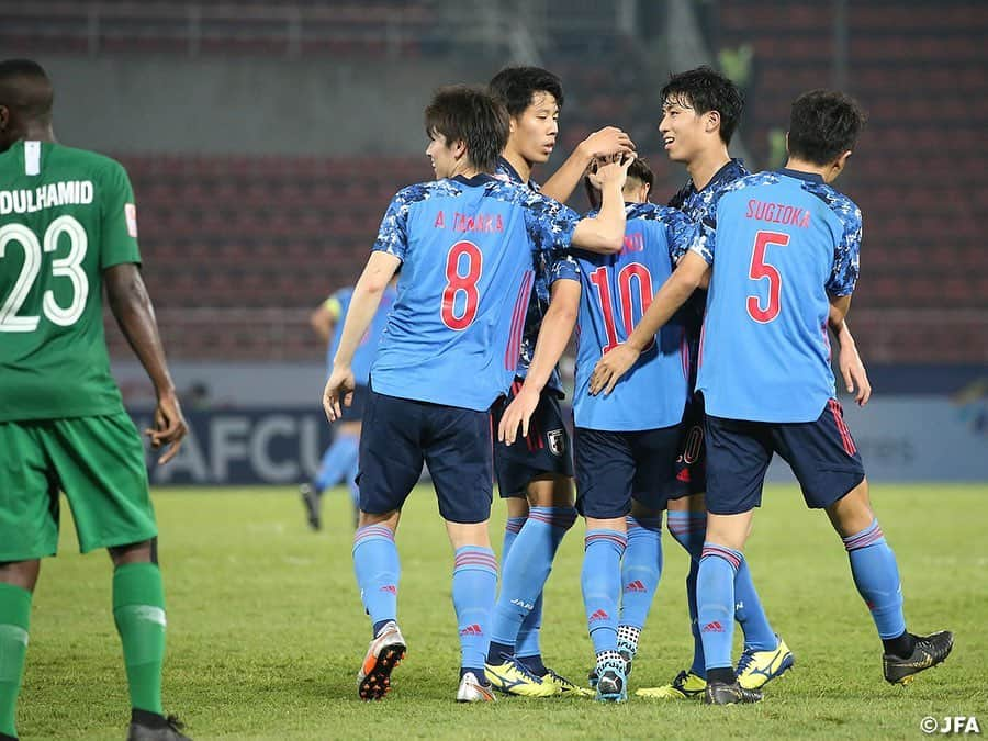 日本サッカー協会さんのインスタグラム写真 - (日本サッカー協会Instagram)「📸Match photos②｜U-23日本代表、終盤のミスに泣きサウジアラビアに敗戦 ・ 🏆AFC U-23選手権タイ2020 グループステージ第1戦 U-23日本代表 1-2 U-23サウジアラビア代表🇸🇦 ⚽56分 #食野亮太郎 ・ ――― 🏆AFC U-23選手権タイ2020（1/8～26） 1/9 1-2 U-23サウジアラビア🇸🇦 1/12 22:15 🆚U-23シリア🇸🇾 1/15 22:15 🆚U-23カタール🇶🇦 📺テレビ朝日系列/NHK BS1 👉大会情報はJFA.jpへ #daihyo #U23日本代表 #AFCU23 ―――」1月10日 19時59分 - japanfootballassociation