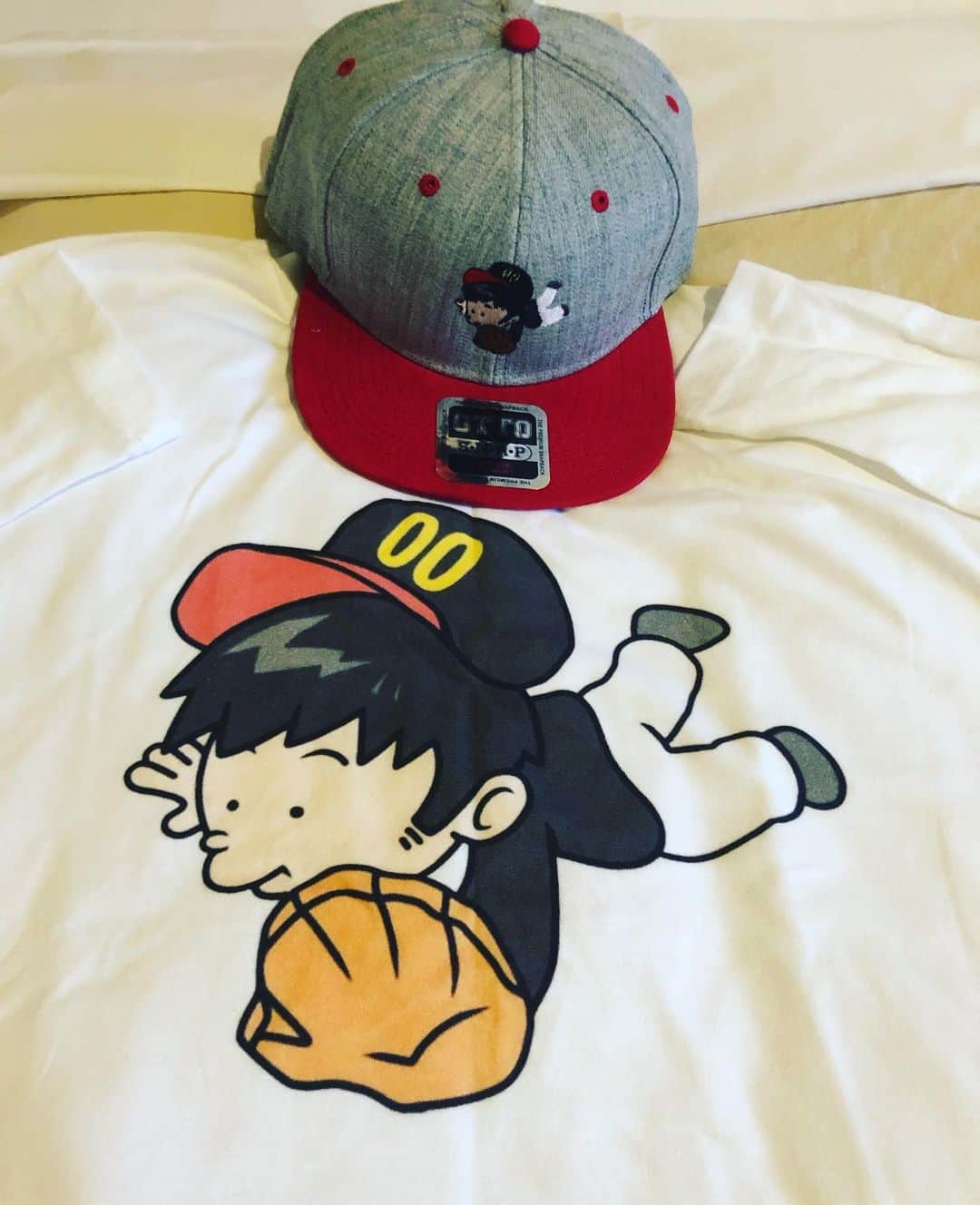 川瀬晃のインスタグラム：「かわいいロンTと帽子作ってもらいました😊ありがとうございます！！！大事に使います😋 #西新こころ #わたべ商店 #relaxation凪 #肉鍋隆治」
