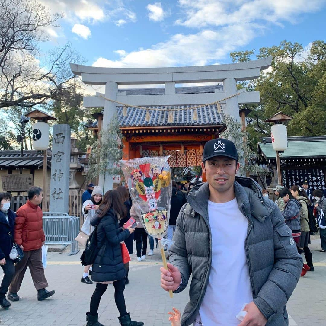 江越大賀のインスタグラム：「今日は練習後に西宮神社へ行ってきました！  #十日戎#西宮えびす#えべっさん#1月10日#本えびす#西宮神社#家内安全#商売繁盛#招福」