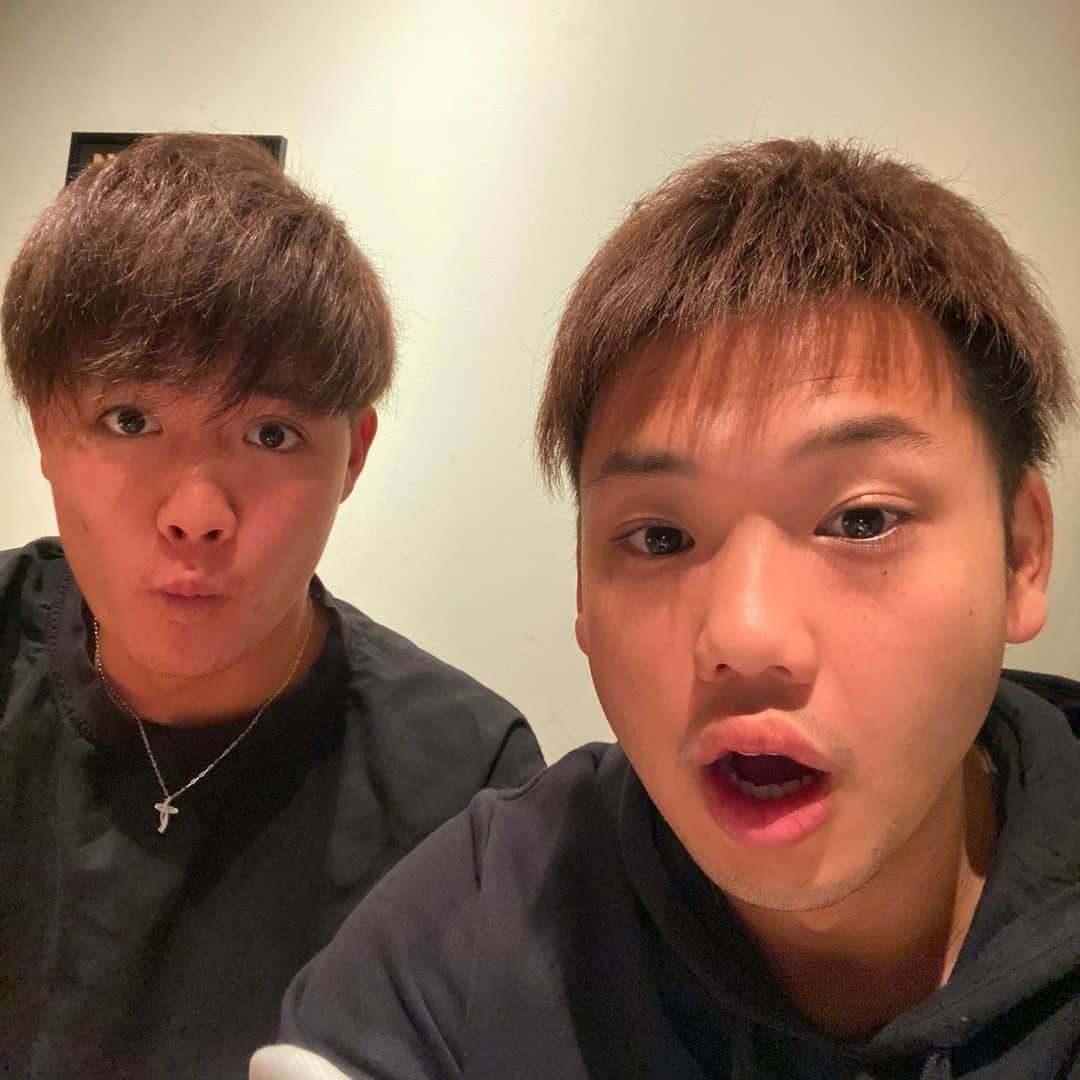 谷口雄也のインスタグラム：「郡に教えてもらってはじめてみました！ ゆる〜くやっていきます！ 皆さんよろしくお願いします✨ #郡拓也  #谷口雄也  #北海道日本ハムファイターズ」