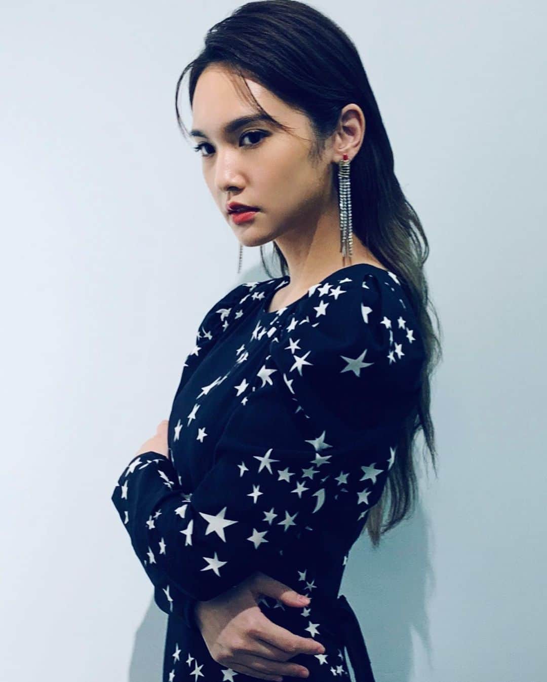 レイニー・ヤンさんのインスタグラム写真 - (レイニー・ヤンInstagram)「🖤 今天長這樣 準備上台囉 掰哺  妝 @carlin_chen 髮兼掌鏡人 @zoom_jacobs」1月10日 20時35分 - rainie77