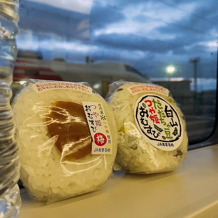 岩村菜々美さんのインスタグラム写真 - (岩村菜々美Instagram)「#つや姫　 本日は新潟へ向かいます✨ 普段は梅おにぎりは買わないけど、 美味しいご飯にはシンプルな具材が最高に合う。 いや...むしろ具材などいらぬ。  つや姫ソフトクリームも美味しかった😋💕」1月11日 7時04分 - nanami1120