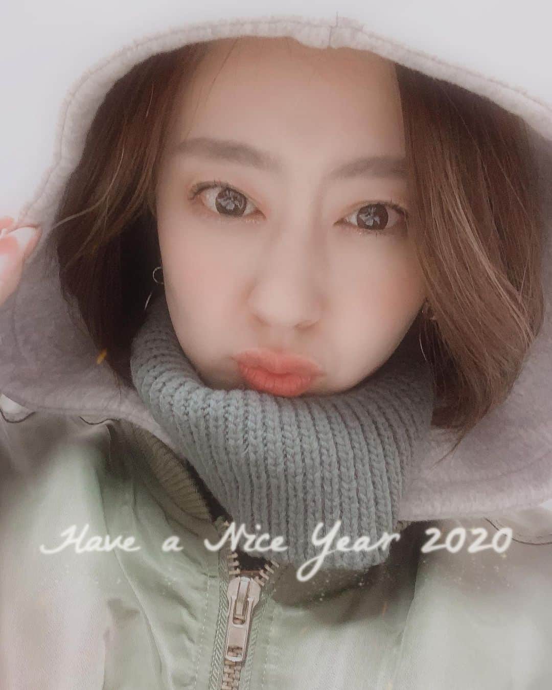 福田樹さんのインスタグラム写真 - (福田樹Instagram)「お正月ボケがやっと抜けてきた1/11🤚 ・ おはようございます🔆 5時台に起きるのが久々すぎて昨夜はとても緊張しましたが(笑) ゴリゴリに固まりすぎてた身体をほぐしに鍼灸マッサージに行ったらスっと眠れて思いのほかスッキリ起きれました✨ ・ 皆さんは今日から三連休かな？ お正月明けで頑張った身体を休めつつ楽しんで下さいね🌈🎶 ・ #goodmorning #haveaniceday #work #getupearly #正月ボケ #鍼灸マッサージ #鍼 #身体ケア #早起き #気分よく #ロケ #行ってきます」1月11日 7時15分 - itsukifukuda