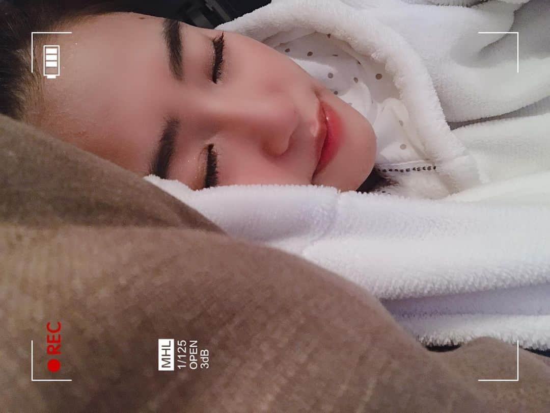 仲川遥香さんのインスタグラム写真 - (仲川遥香Instagram)「Good night...♥️ #indonesia #jakarta #japan #tokyo #goodnight #sleep #Friday #harukanakagawa #haruka #インドネシアタレント #ジャカルタ在住 #ジャカルタ生活 #インドネシア語 #おやすみ #金曜日 #いい夢見てね #仲川遥香」1月10日 22時40分 - haruuuu_chan