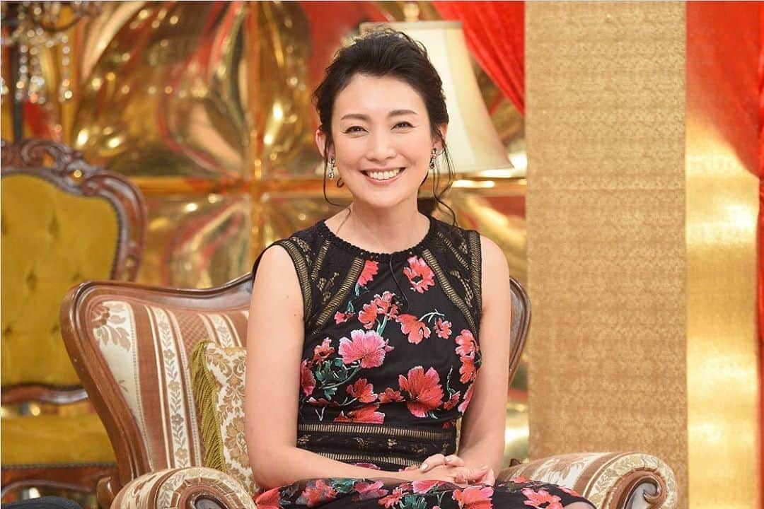 田中美里のインスタグラム：「観て下さった方、ありがとうございました。 さま〜ずさん、出川さん、千鳥さんが面白くて ゲラゲラ笑っていたらあっという間に終わっていました。  #奇跡のひっそり観光地  #テレビ東京 #田中美里 #チェケラ #真岡の苺は美味しい」