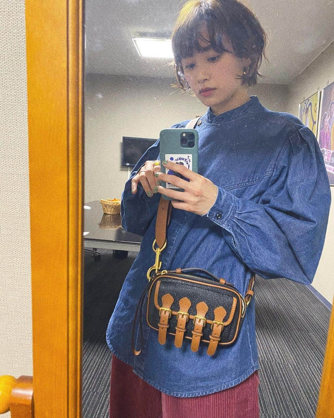 高橋愛さんのインスタグラム写真 - (高橋愛Instagram)「ベルトいっぱいのバック🐭 ㅤㅤㅤㅤㅤㅤㅤㅤㅤㅤㅤㅤㅤ ㅤㅤㅤㅤㅤㅤㅤㅤㅤㅤㅤㅤㅤ #今日のたかはし」1月10日 23時13分 - i_am_takahashi