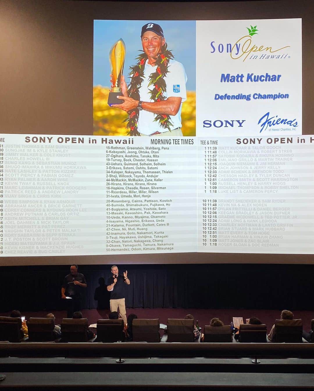 アンミカさんのインスタグラム写真 - (アンミカInstagram)「前後しますが、先日【SONY OPEN in HAWAII 2020⛳️】のプロアマ本線抽選会パーティーへ出席。 。 気楽なビーチドレスで出席したい時は赤を選ぶと、靴はお洒落なビーサンでもBAGと共にゴールドにし、アクセをしっかりさせればゴージャスに✨ 。 #簡単にくしゃくしゃに丸められるサマードレスは胸元がゴムで楽チン♪ #現地で4000円くらいで売ってるもの笑 #ネックレスとピアスはハワイで購入したもの #今年のバレンタインに公開のファンタシーアイランドが先行上映され観ましたが怖すぎた！ @sonyopenhawaii @theodoremillertokyo」1月10日 23時14分 - ahnmikaofficial