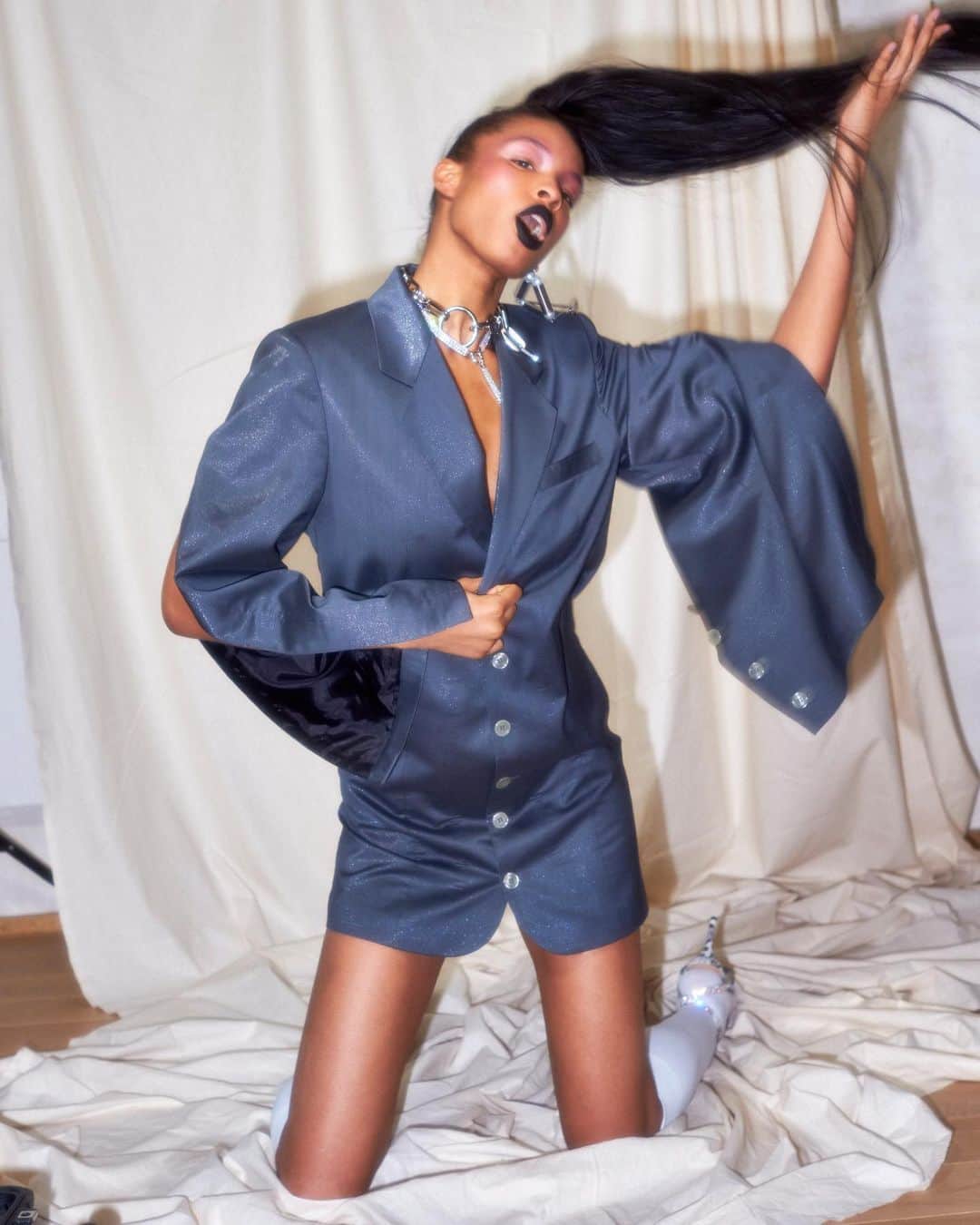倉岡晋也のインスタグラム：「Her ✔︎ Styled by me #pfw soon @laruicci rtw collection @cemcinar_paris @__cemcinar__ @janssensjorre @anitajolles @hikageyumiko @daifrazier xxx」