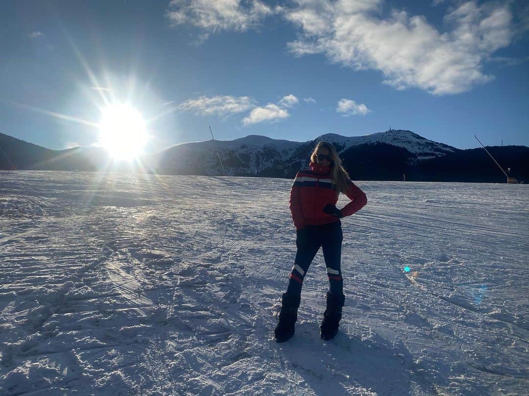 ソフィア・バルビのインスタグラム：「🌞❄️🌄」