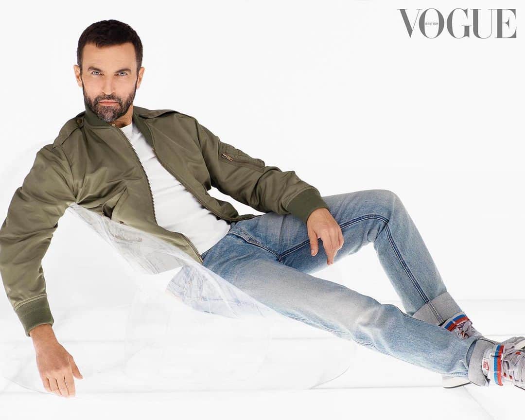 ニコラ・ジェスキエールのインスタグラム：「Thrown into space by #StevenMeisel 🛰 Thank you @britishvogue @edward_enninful ⚡️🆖」