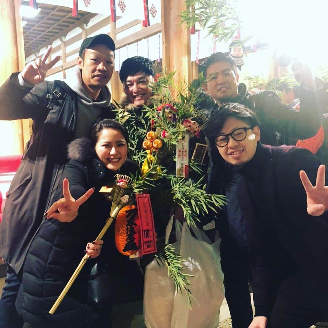 宮田麺児のインスタグラム：「商売繁盛したいんで 笹持っていきましたー！」