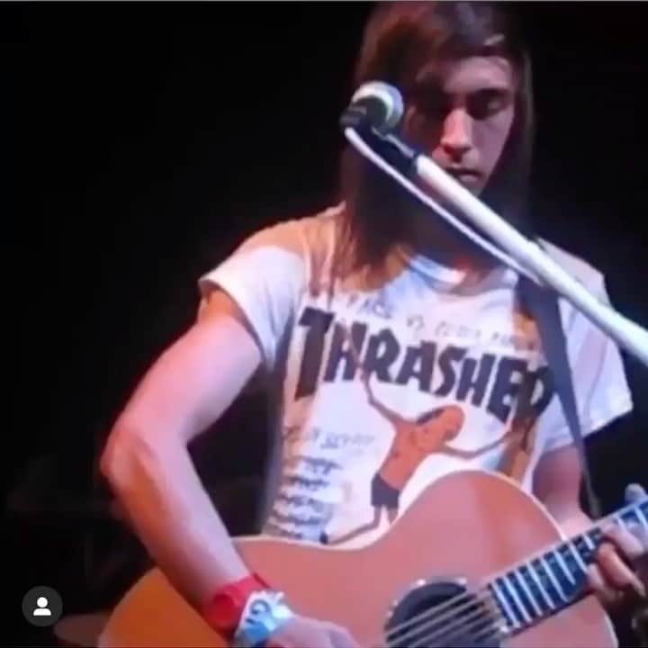ピアス・ザ・ヴェイルのインスタグラム：「‘Wonderless’ is one of our favorite songs and we never play it live. Should we bring it back?! Any other tunes you guys want to hear us play live? ✨✨✨」
