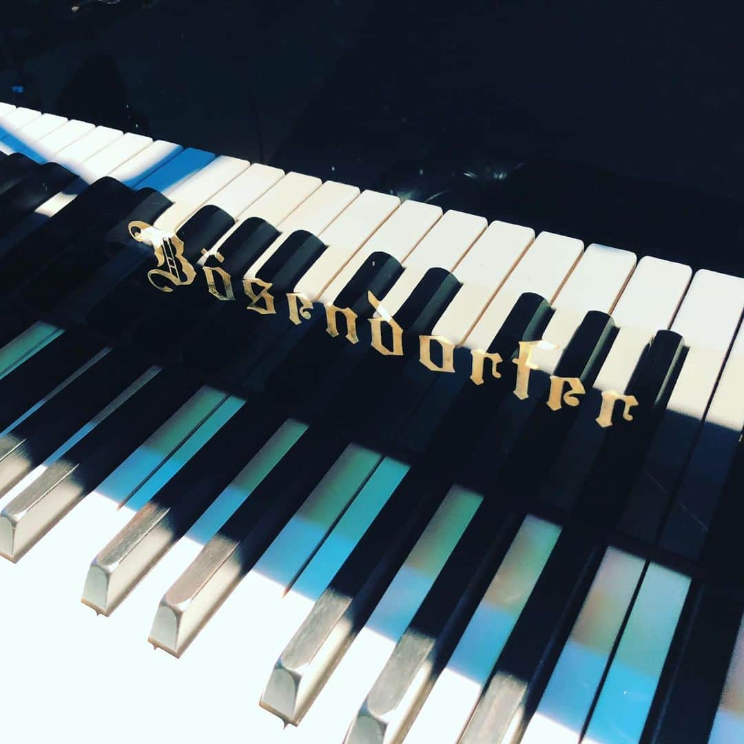 上杉洋史のインスタグラム：「43399-105 #piano #bosendorfer #venue #todayspiano #instapiano #pianophotography #iwasakihiromi #concert」