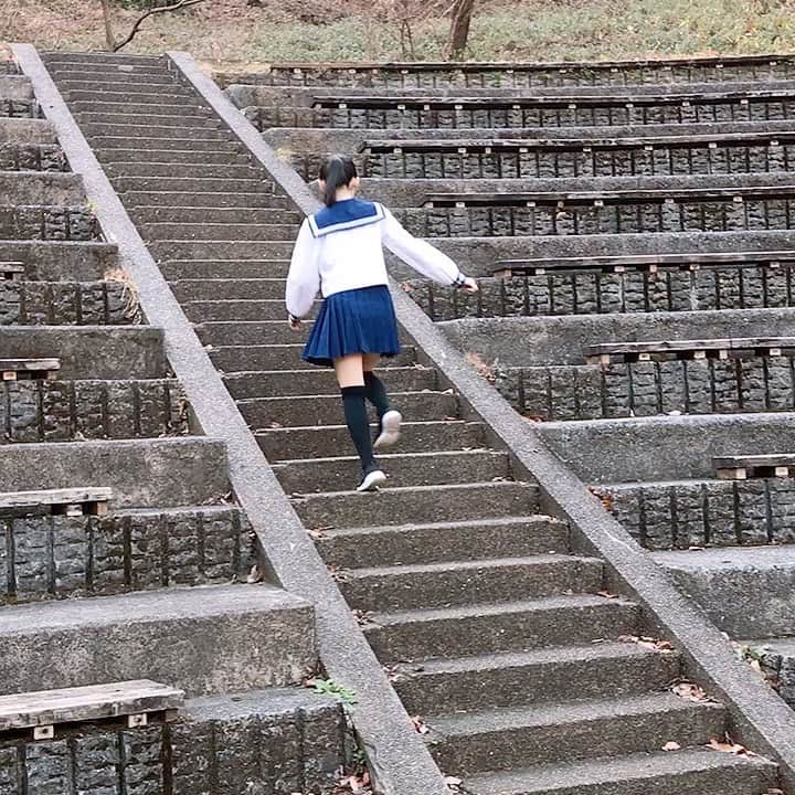 のインスタグラム：「風もなくて冬晴れの気持ちの良いお天気☀️ ライブの前に公園で遊んできました🌱  #公園 #公園フォト #公園散歩  #ライブ前 #のんびり #楽しい時間  #前野えま  #park #green #naturephotography #photo_jpn #carefree #weekend  #follow #followme #instagram #instafollow #instagood #tagsforlikes #tflers #tagsforlikesapp #idol #actor #actress」