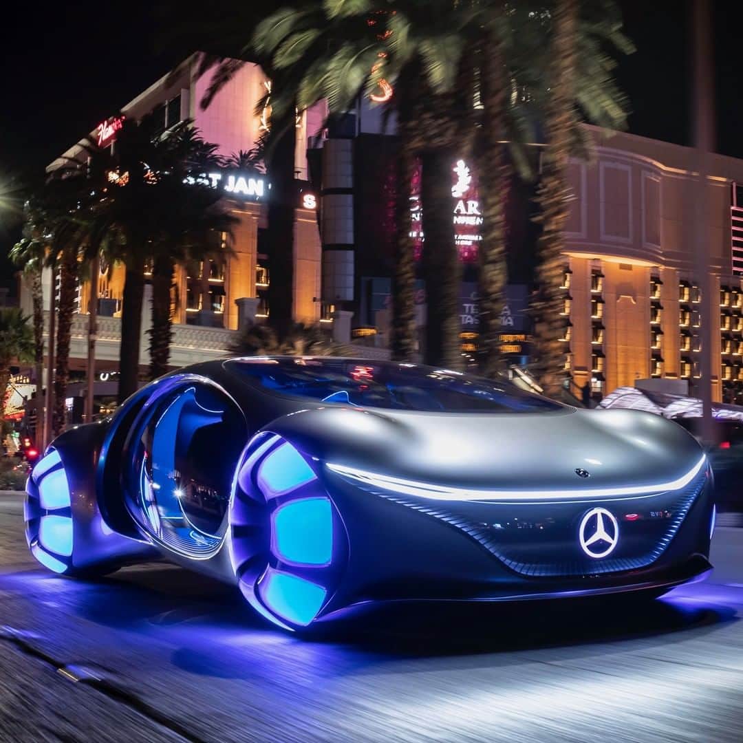 メルセデス・ベンツさんのインスタグラム写真 - (メルセデス・ベンツInstagram)「The Las Vegas Strip got a few more lights. The #VISIONAVTR concept car inspired by @avatar #MercedesBenz」1月11日 16時00分 - mercedesbenz