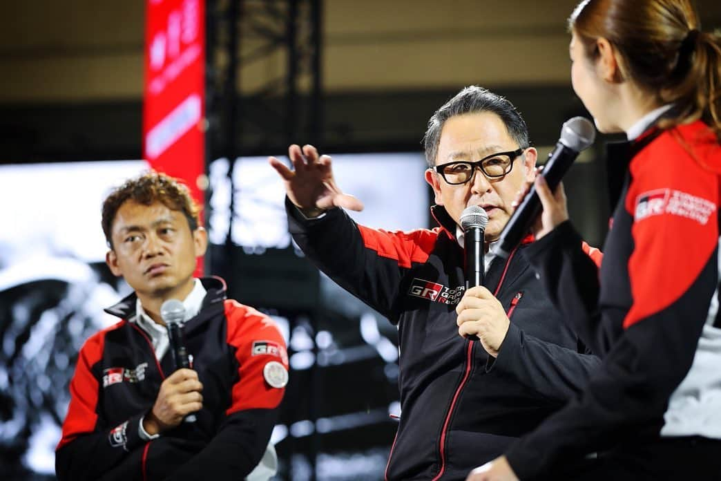 脇阪寿一さんのインスタグラム写真 - (脇阪寿一Instagram)「三橋仁明写真館 TOYOTA GAZOO Racing TOKYO AUTO SALON 2020  DAY 1  東京オートサロンで新車GR YARISをワールドプレミア。そしてWRC世界ラリー選手権やルーキーレーシングの体制発表が行われ、オートサロンは我々のホームグラウンドと語られたトヨタ自動車 豊田章男社長と友山茂樹副社長がステージに登壇されるこの環境、感謝と共に未来へ繋げたい。  #toyotagazooracing #tas2020 #gryaris #yarisgr4 #wrc #toyotagazooracingwrt  #三橋仁明 #カメラマン」1月11日 16時14分 - juichiwakisaka