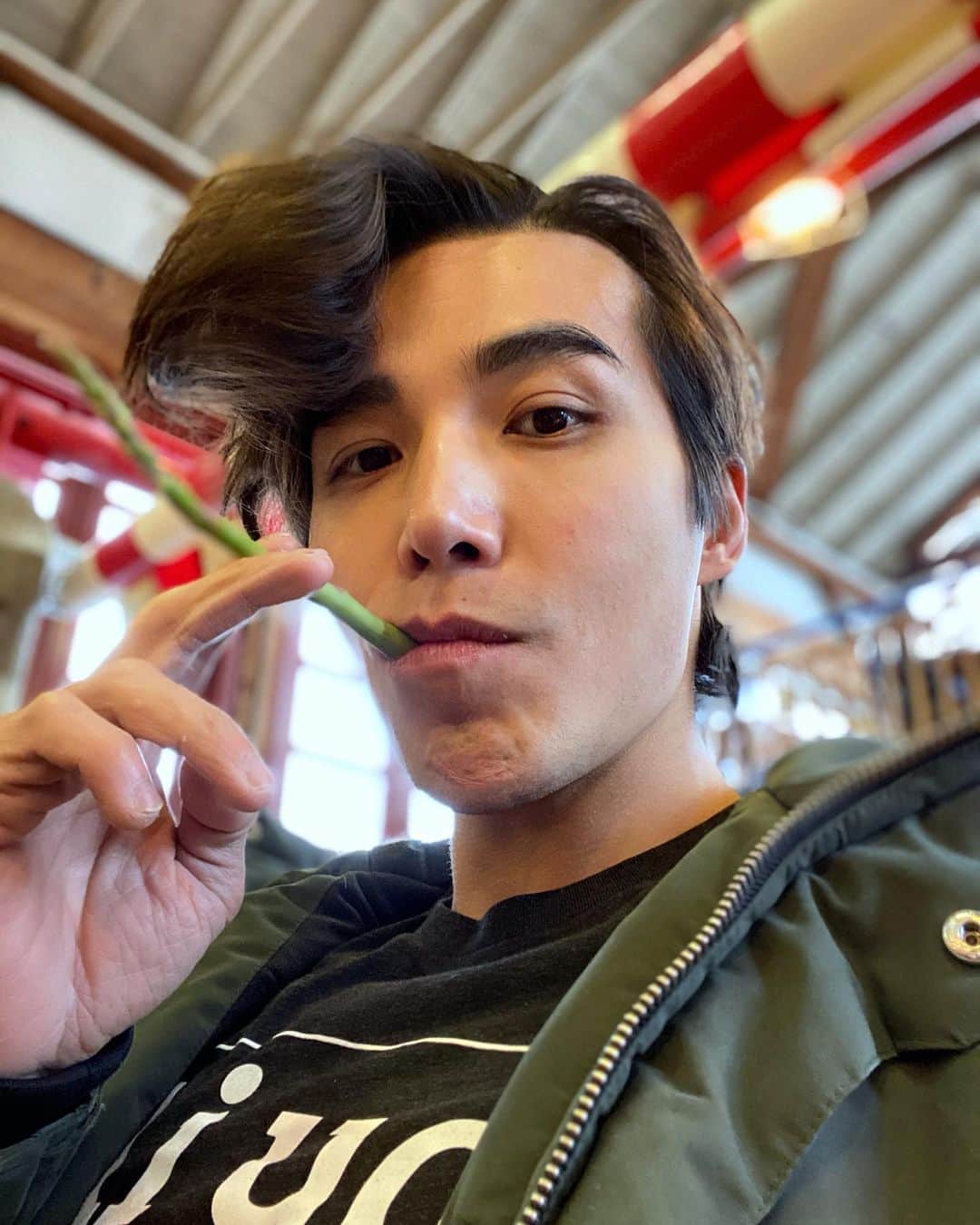 ルーディ・リンのインスタグラム：「Legalize Asparagus!!!」