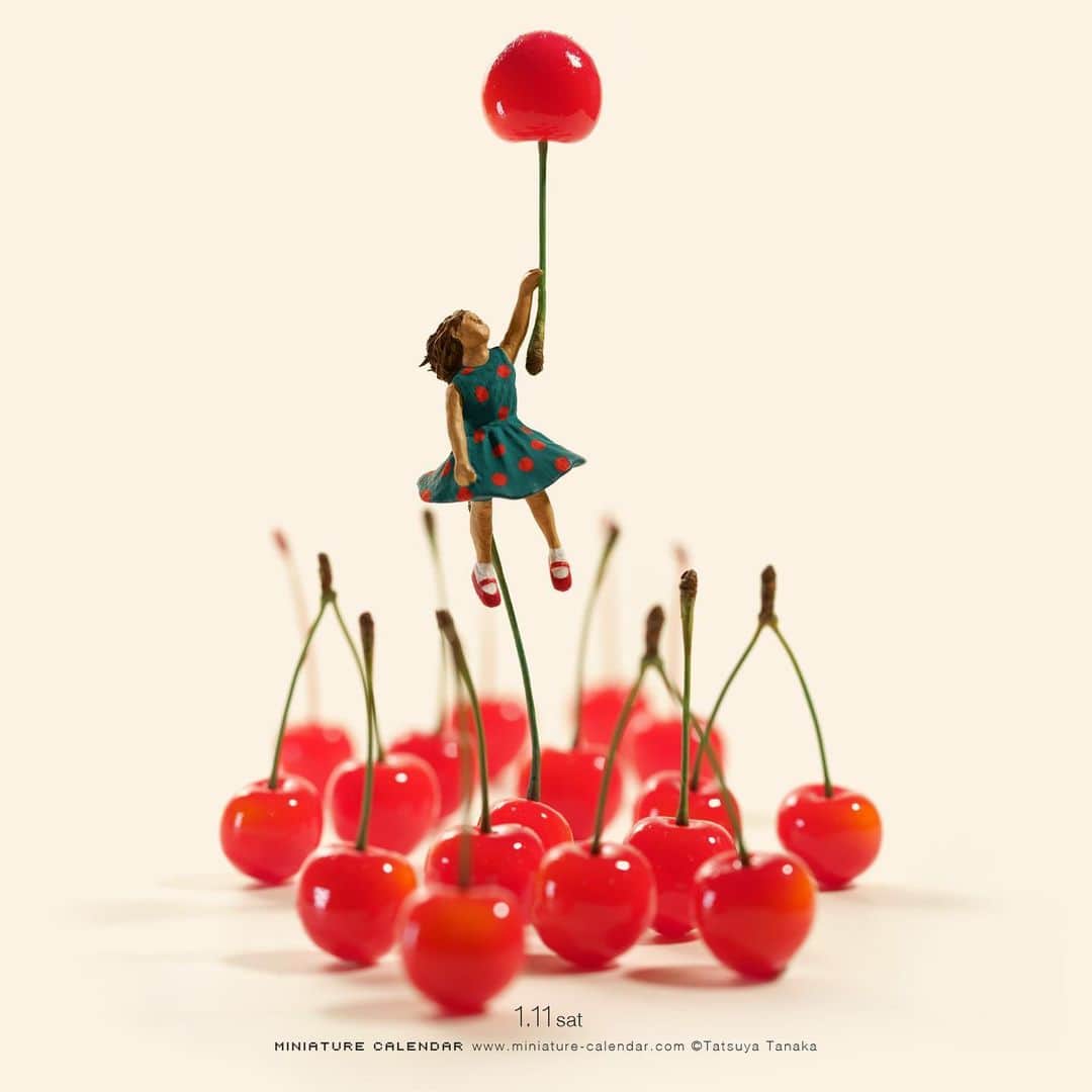 田中達也さんのインスタグラム写真 - (田中達也Instagram)「. 1.11 sat “ABC (A Balloon Cherry)” . 天にも昇る美味さ . #さくらんぼ #浮くらんぼ #風船 #食品サンプル #Cherry #Balloon #FakeFood . 💡この作品の実物を本日から開催の山形の展覧会で展示しています。 . ────────────────── 《EXHIBITION info》 . 【MINIATURE LIFE展 in 山形】 MINIATURE LIFE EXHIBITION in Yamagata Jan 11 - Mar 1, 2020 〈ギャラリートーク＆サイン会〉 ❗️本日開催❗️ 1月11日(土) 11:00〜、15:00～ #MINIATURELIFE展 #ミニチュアライフ展 . 【微型展 2.0 台中站】 MINIATURE LIFE EXHIBITION2 in Taichung until Mar 1, 2020 #微型展 #田中達也微型展 . 【small MUJI vol.1“Miniature”】 until Feb 29, 2020 #smallMUJI #MUJIKamppiHelsinki . ℹ️Please look at the Instagram story’s highlight for more information. .」1月11日 8時26分 - tanaka_tatsuya