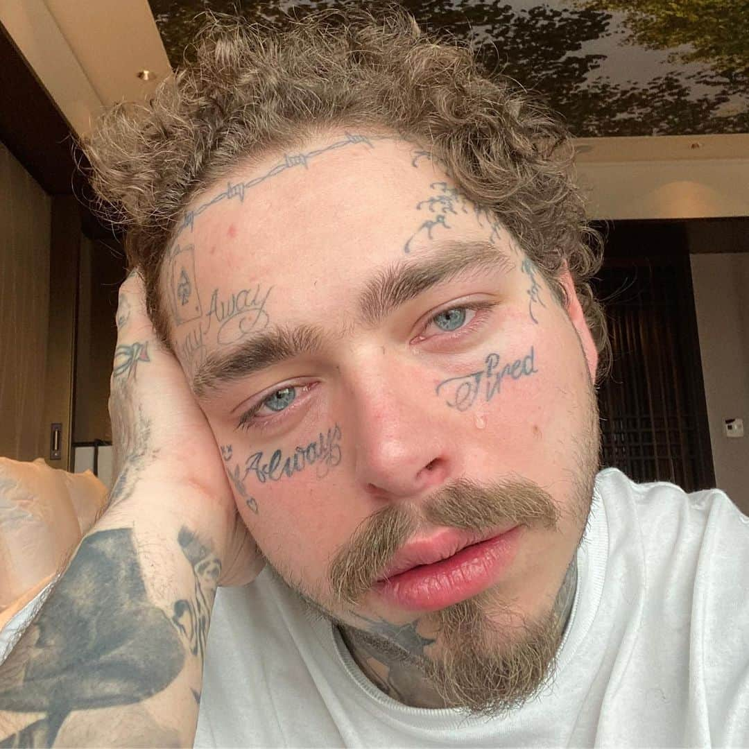 ポスト・マローンさんのインスタグラム写真 - (ポスト・マローンInstagram)「bud light baptism」1月11日 9時33分 - postmalone