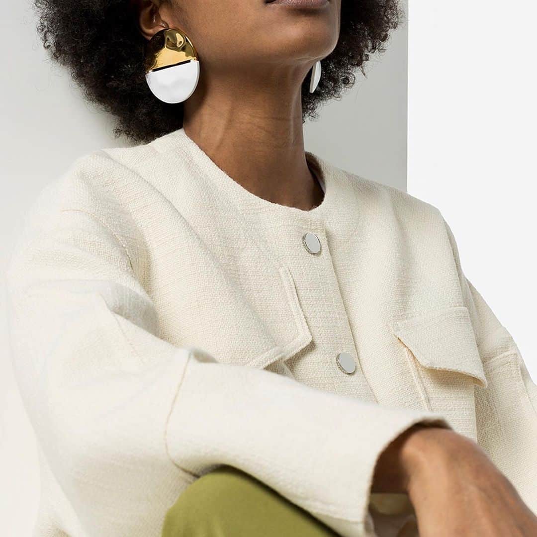 Monica Sordoのインスタグラム：「We are so excited to announce the launch of our #NSxMS EarSculptures at @brownsfashion 🙌🏻✨ it is always so exciting to collaborate with visionary retailers! #nausheenshah x #monicasordo」