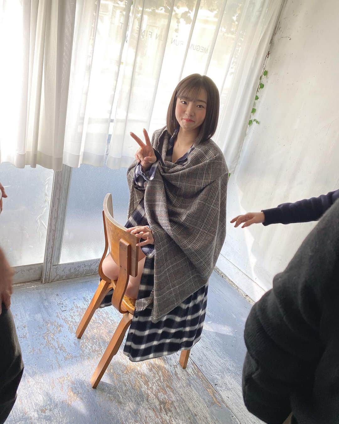 花咲ひよりのインスタグラム：「この時寒すぎて鳥肌凄かった  #ヤングガンガン  #オフショット #撮影」