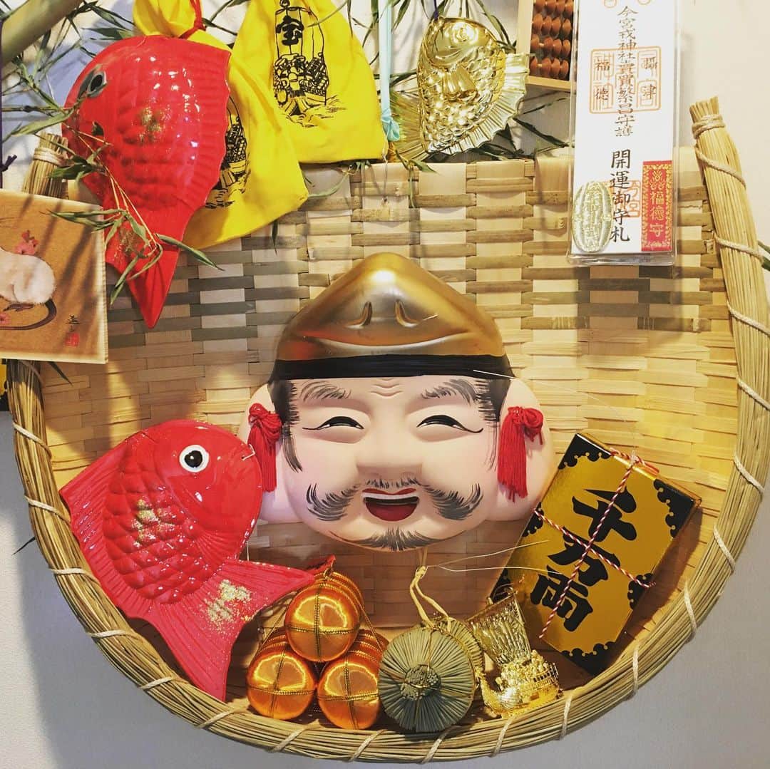 宮田麺児さんのインスタグラム写真 - (宮田麺児Instagram)「商売繁盛　お裾分け。  今年の笹」1月11日 10時34分 - miyatamenji