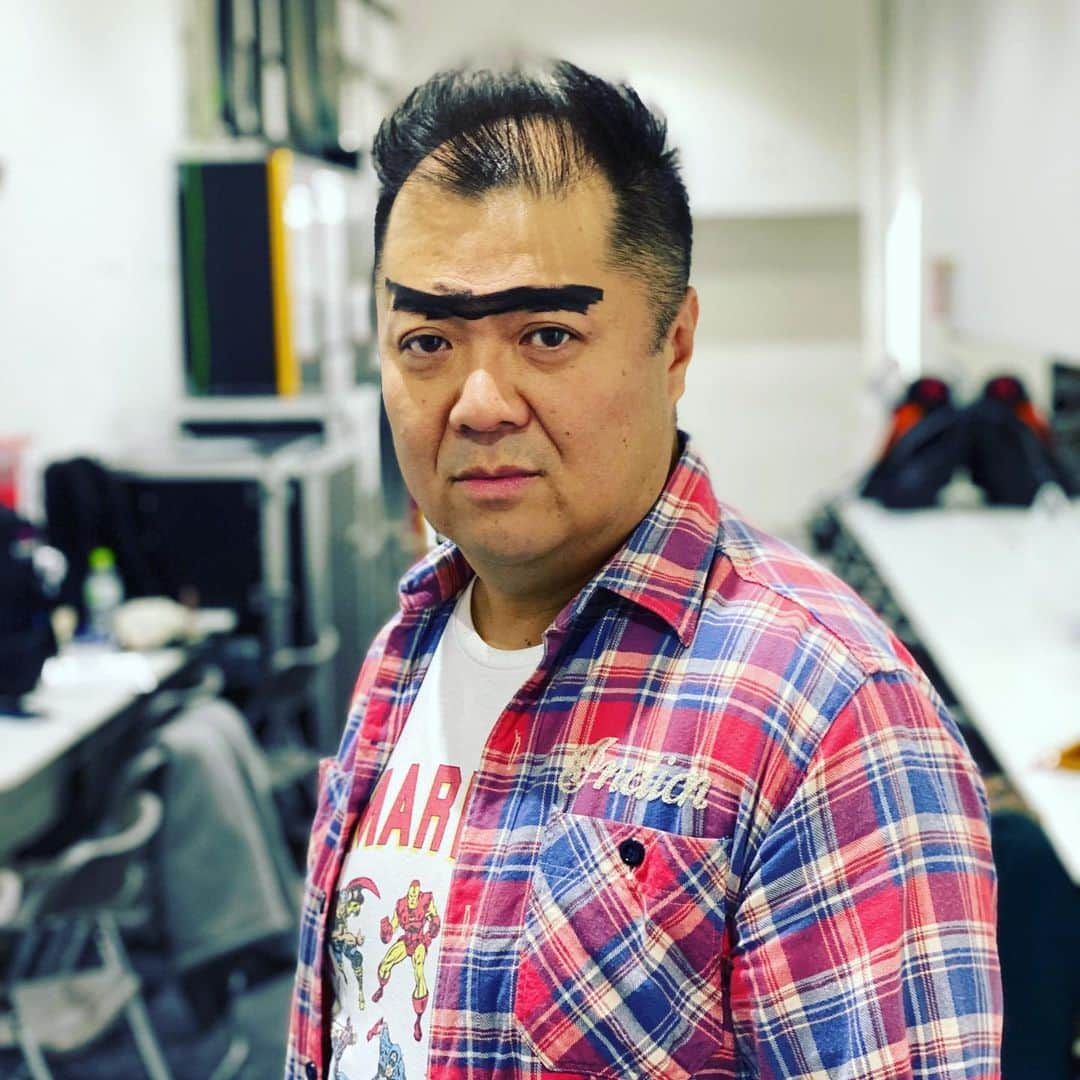 小杉竜一（ブラマヨ）さんのインスタグラム写真 - (小杉竜一（ブラマヨ）Instagram)「小杉ライブありがとうございました❗️ 今年はチャレンジな小杉ライブにして行きます！ #何故こうなったかは #聞かないで #劇場でお確かめください」1月11日 10時35分 - kosugilive