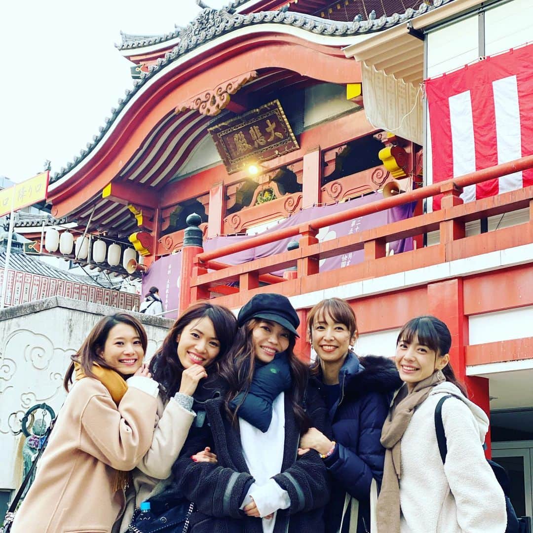 のインスタグラム：「今年もみんなで初詣行きました⛩ 今年もよろしくお願いします✨ #初詣#名古屋#大須観音#令和2年#モデル#名古屋モデル#model#japan#nagoya」