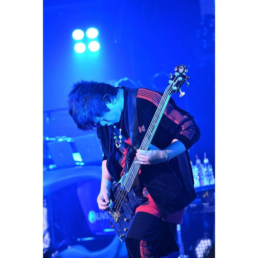 橘昌吾さんのインスタグラム写真 - (橘昌吾Instagram)「UVERworld ﻿ 東京ドーム2days / UNSER TOUR﻿ 信人さんのスタイリング担当させて頂きました。﻿ #UVERworld #東京ドーム2days ﻿ #unsertour #男祭りfinal #styling」1月11日 10時32分 - shogo_tachibana