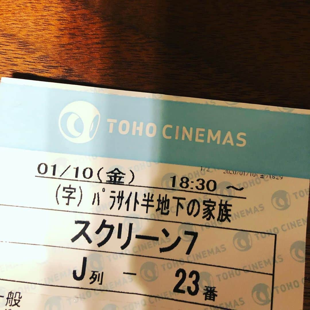 イモトアヤコさんのインスタグラム写真 - (イモトアヤコInstagram)「・ #パラサイト半地下の家族  めちゃんこスーパー面白かったです。」1月11日 11時11分 - imotodesse