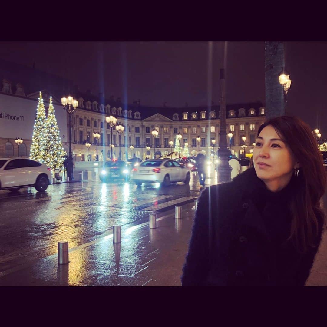 雨宮塔子さんのインスタグラム写真 - (雨宮塔子Instagram)「久しぶりの投稿になってしまいました汗。 ストが続くパリですが、イルミネーションには癒されます〜。」1月11日 11時14分 - amemiya.toko