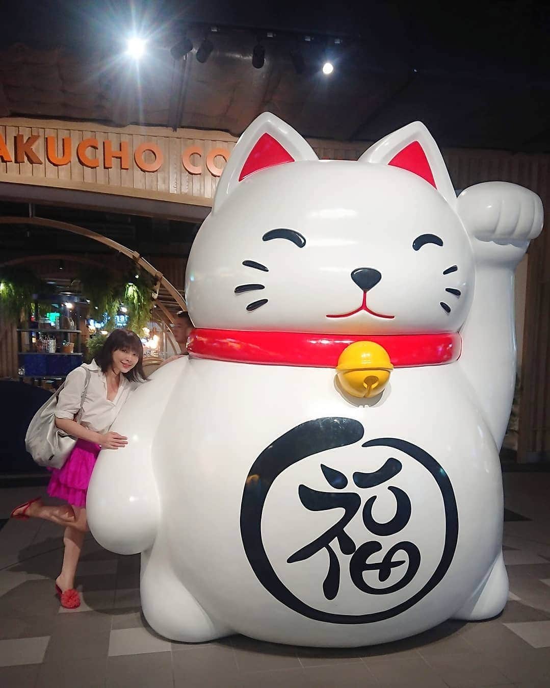 松坂南さんのインスタグラム写真 - (松坂南Instagram)「招き猫💓  #lovetheearth  #thailand #terminal21pattaya」1月11日 11時43分 - minami_matsuzaka