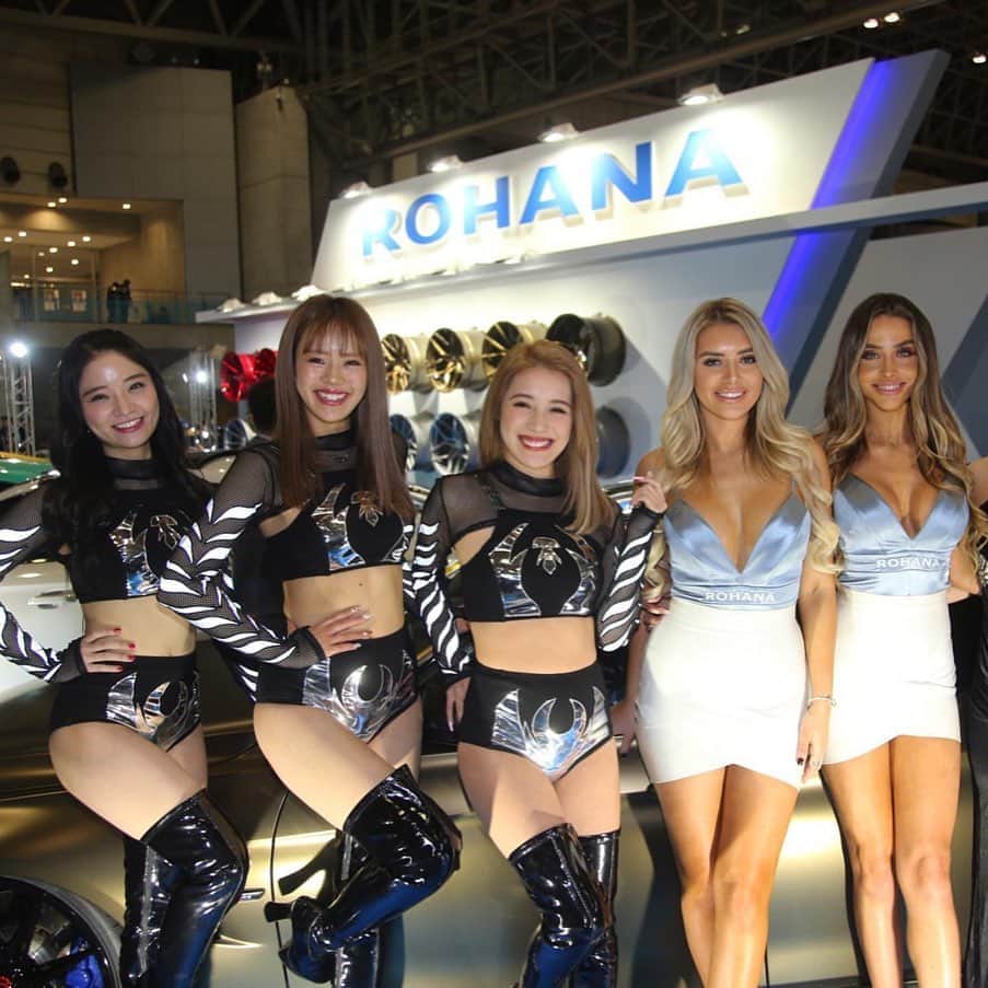 CYBERJAPAN Staffのインスタグラム：「本日も、朝9時から夕方18:30の回まで（最終日は、17:45〜）ほぼ毎時（ランチ、休憩時間帯除く）ポージングモデルとして登場します！ . 東京オートサロン @ 幕張メッセ https://www.tokyoautosalon.jp/2020/ . . ■ブース：エクシズルライン (https://www.exizzle-line.co.jp/) . . ■場所：幕張メッセ . . ■日程：2020/1/10(金)〜12(日) 出展ブース名：Exizzle-Line Co.Ltd.(株式会社エクシズルライン) 出展場所：東７ホール中央(ブースNo 715)  Repost @shima_mu0220  2020.1.10 Fri  TOKYO AUTO SALON 2020  Exizzle-line @exizzleline .  CYBERJAPAN DANCERS @cyberjapan  Kozue @cjd_kozue  Serina @cjd_serina  Natsune @cjd_natsune .  #tokyoautosalon2020 #tokyoautosalon #cyberjapan #cyberjapandancers #cjd_kozue #cjd_serina #cjd_natsune #cjd #exizzleline」