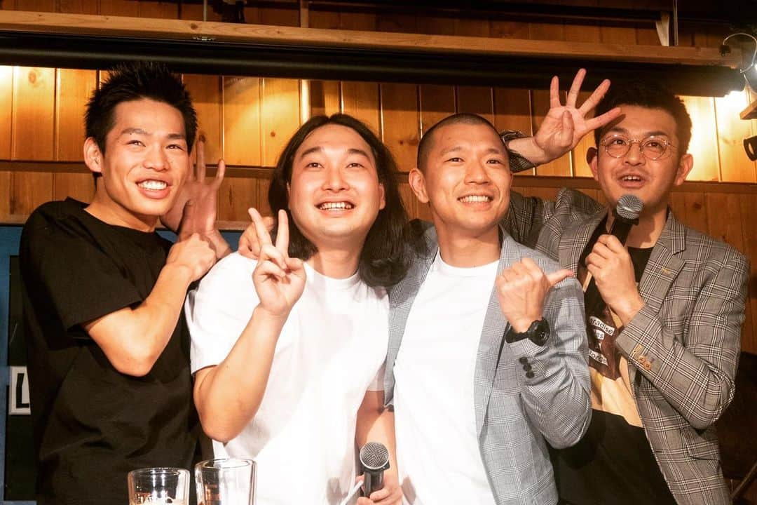 今井将人さんのインスタグラム写真 - (今井将人Instagram)「かが屋とのライブ、楽しすぎでした。 素敵な二人とライブが出来て幸せすぎでした。 終電なんて無くなってしまえばいいのにって思いすぎました。 かが屋とまたライブしたいです！ #かが屋 #ヒガシ逢ウサカ #👦🏻🧔🏻」1月11日 11時47分 - imairai8